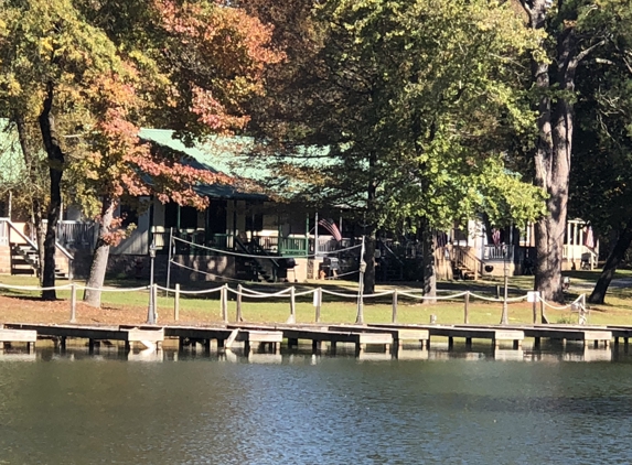 Lake Hamilton Cabin Rental - Hot Springs National Park, AR