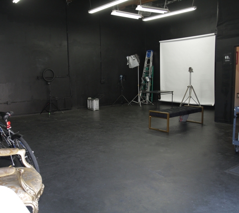 Photo Film Stage - Glendale, CA. Photo Studio Rental Los Angeles - Film Studio Stage Rental