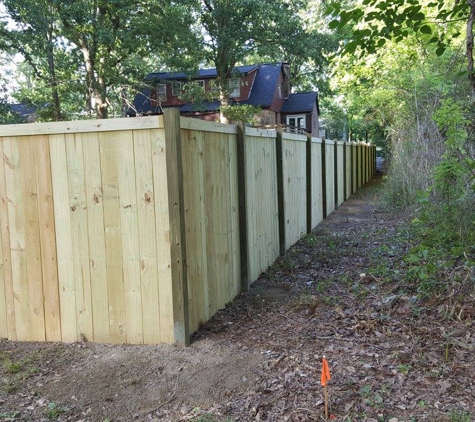 H&R Fence - Muscle Shoals, AL