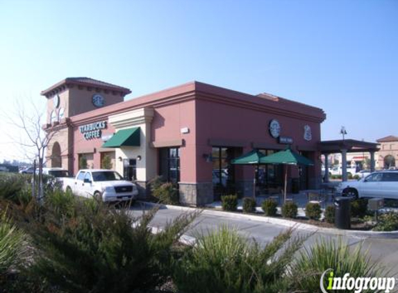 Tuscan Plaza Shopping Center - Clovis, CA