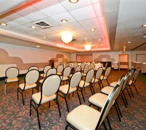 Americas Best Value Inn - Benton Harbor, MI