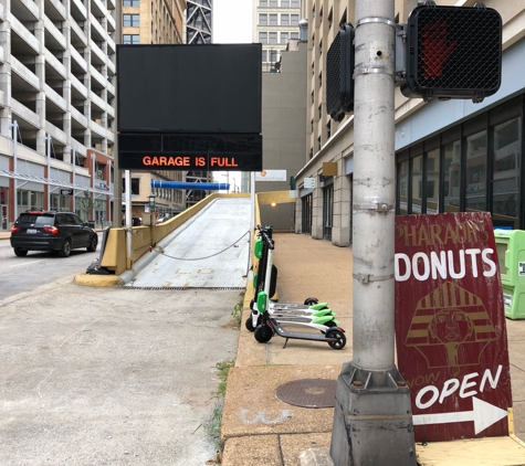 Pharaoh's Donuts - Saint Louis, MO