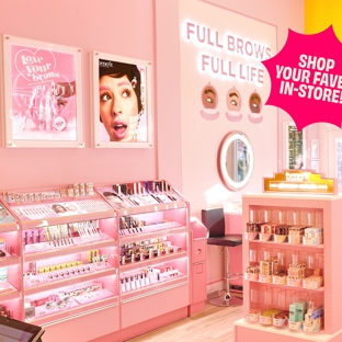 Benefit Cosmetics Boutique & BrowBar - Naperville, IL