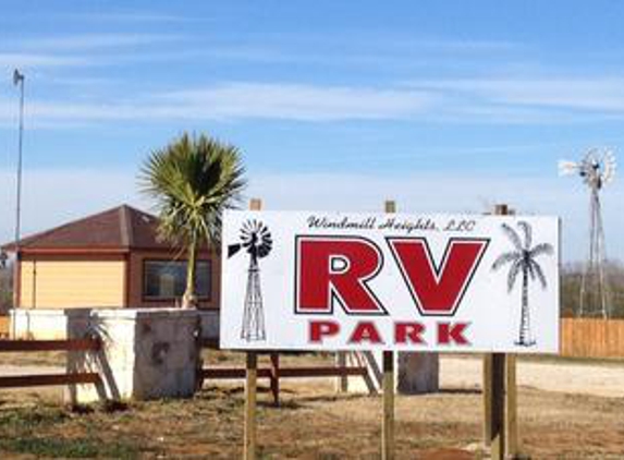 Windmill Heights RV Park - Adkins, TX