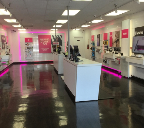 T-Mobile - Rialto, CA