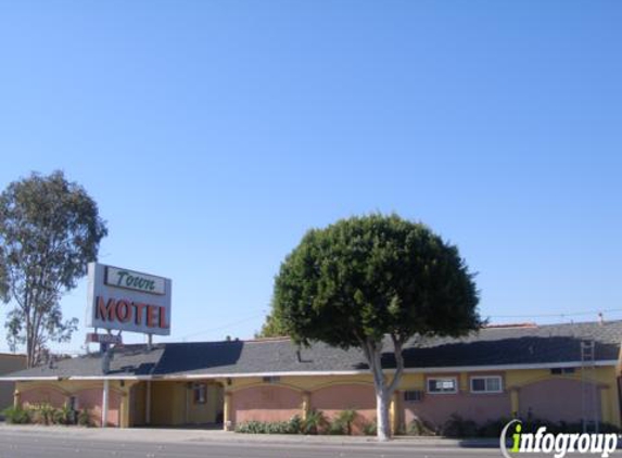 Town Motel - Gardena, CA