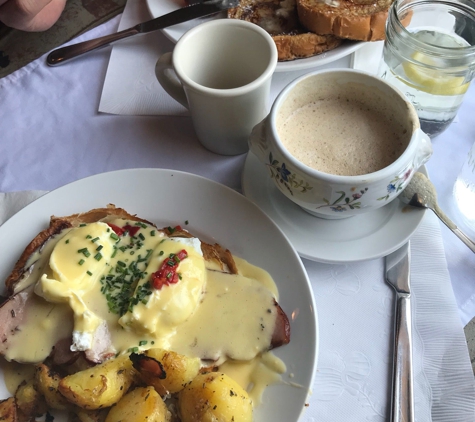 Red House Cafe - Pacific Grove, CA