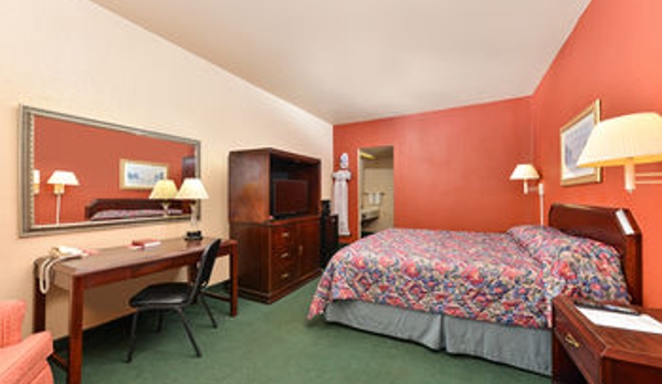 Econo Lodge - Junction, TX