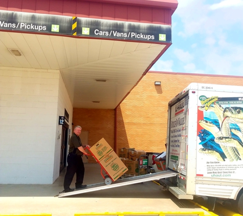 U-Haul Moving & Storage at Alma-Plano - Plano, TX