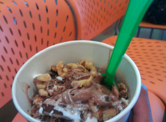 Yolo Frozen Yogurt - Morrisville, NC