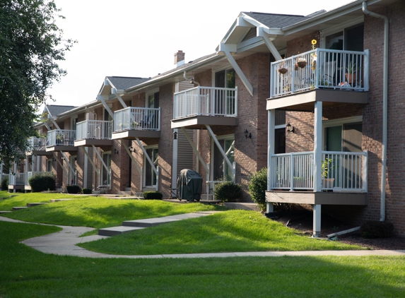 Woodmere Townhomes - Cedarburg, WI