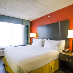 Holiday Inn Express & Suites Austin Airport - Austin, TX