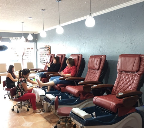 Colour Nail Spa - Clearwater Beach, FL