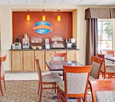 Baymont Inn & Suites - Baytown, TX