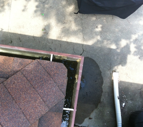 Henderson's Gutter Cleaning Service - Southfield, MI