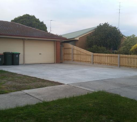Crete & Earth - Hazelwood North, VIC. Nib wall was his idea. Stoked with the results!