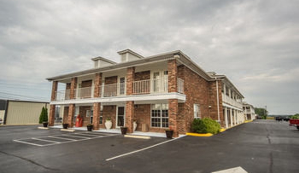 Richland Inn - Lawrenceburg, TN