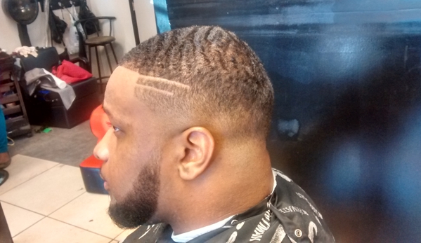 Universal Styles & Cuts - Eatontown, NJ