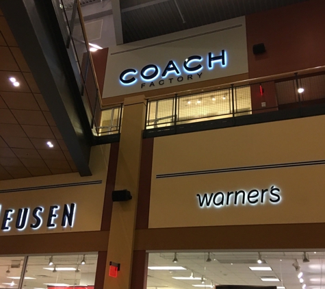 COACH Outlet - Bethlehem, PA