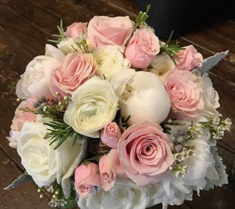 Periwinkle Florist - Cary, IL