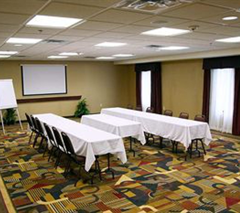 Hampton Inn & Suites Muncie - Muncie, IN