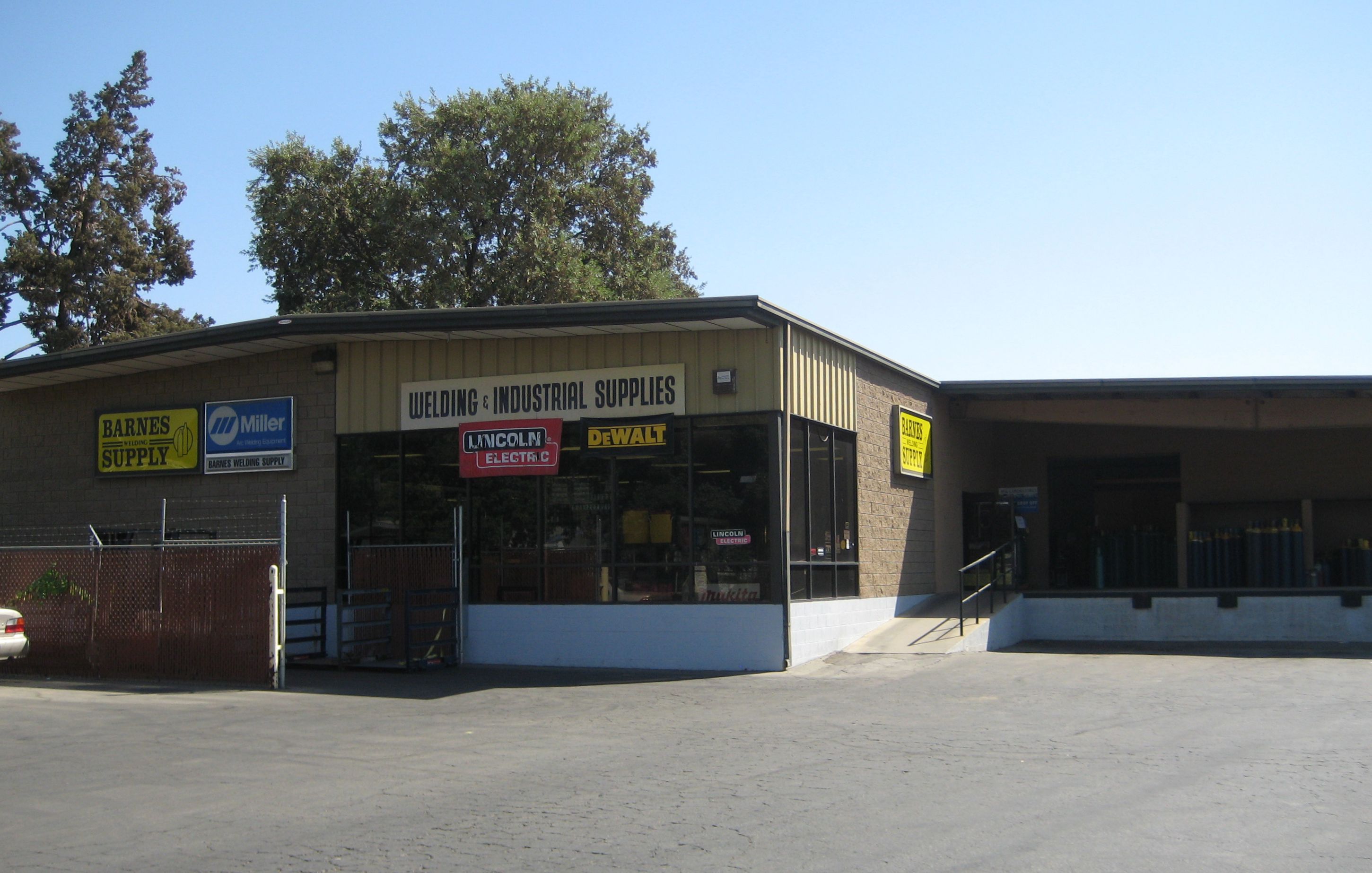 Barnes Welding Supply 2239 E Main St Visalia Ca 93292 Yp Com