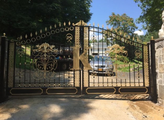 R & G Wrought Iron Railing - Cold Spring, NY