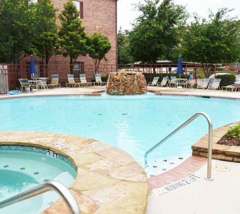 The Colonnade Apartment Homes - Grand Prairie, TX