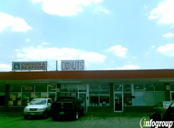 Mom's Donuts & Bakery - Fort Worth, TX