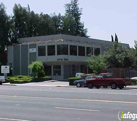 VCA La Riviera Animal Medical Center - Sacramento, CA