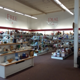 Salvation Army Thrift Store - Corona, CA. Decor, Dishes
Misc,, Kitchen