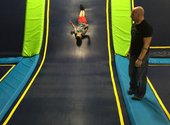 Fly High Trampoline Park - Fort Collins, CO