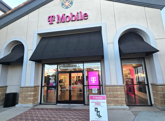 T-Mobile - Eastvale, CA