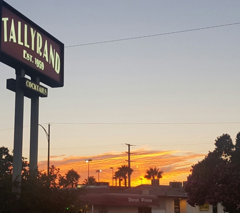 Tallyrand Restaurant - Burbank, CA. Great sunset facing Olive ave at Tallyrand parking lot