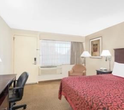 Days Inn by Wyndham Springfield/Phil.Intl Airport - Springfield, PA