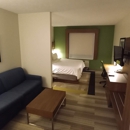 Holiday Inn Express & Suites Lincoln Airport by IHG - Hotels
