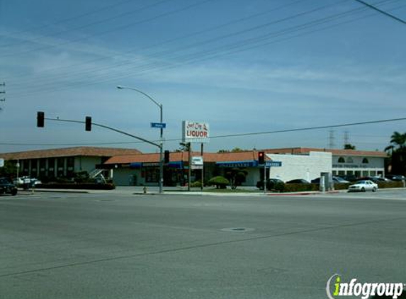 Surf City Liquor - Huntington Beach, CA