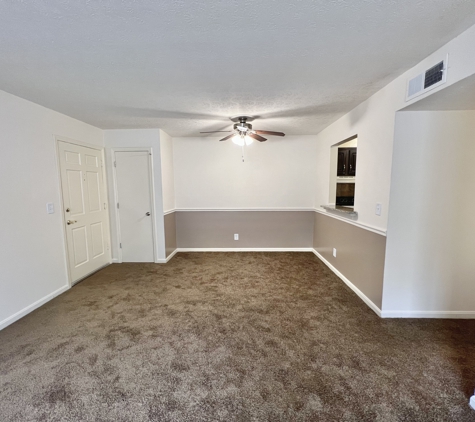 Countrybrook Apartments LLC - Louisville, KY. 1 Bed New Granite