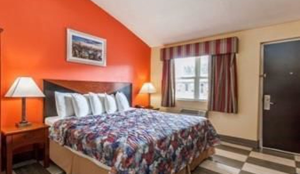 Travelodge by Wyndham Jersey City - Jersey City, NJ