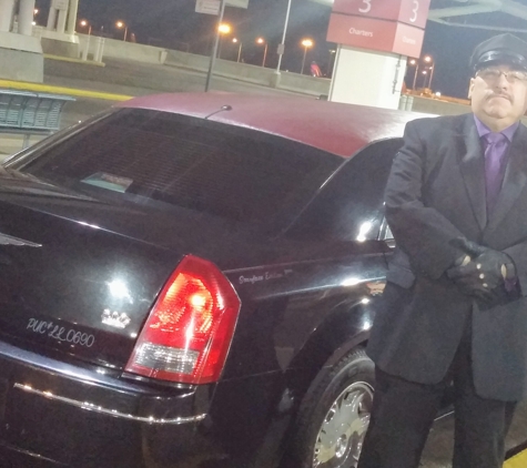 Goodfather Limousine Service - Denver, CO. DIA Airport Transportation