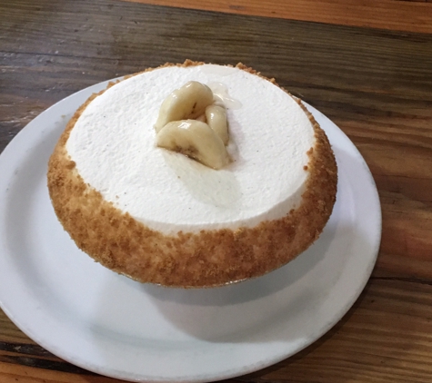 Leoda's Kitchen and Pie Shop - Lahaina, HI. Banana Cream