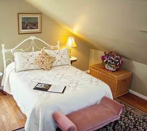 Carriage Inn Bed and Breakfast - Charles Town, WV