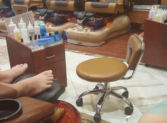 Venis Nails & Spa - Gainesville, GA