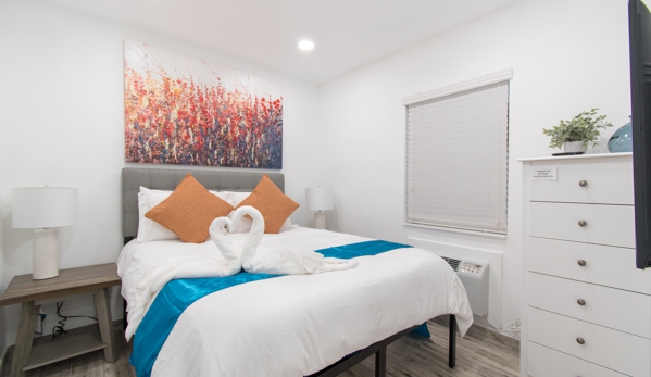 Beach Inn by Designed VR - Hollywood, FL. 2018 - Hollywood Beach Inn Vacation Rentals - 335 Minnesota St, Hollywood, FL 33019 - (800) 775-5115