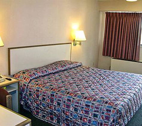 Motel 6 - Copley, OH