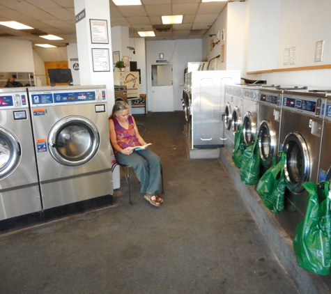 H & H Laundromat - Redding, CA