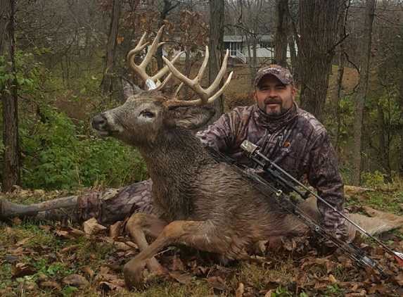 Midwest Whitetail Outfitters LLC - West Burlington, IA