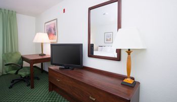 Fairfield Inn & Suites - Vacaville, CA