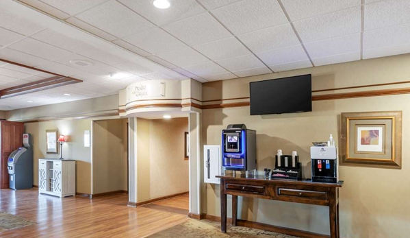 Best Western Plus Steeplegate Inn - Davenport, IA