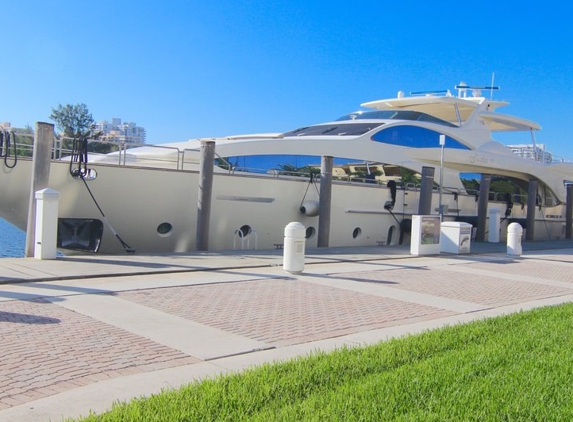 Luxury Yacht Charters Miami - Miami, FL